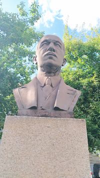 Pomník Edvarda Beneše na Kruhovém náměstí v Žatci