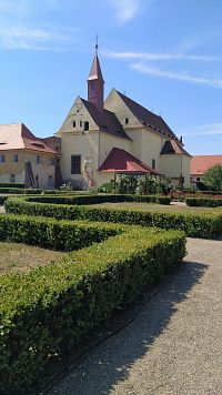 Kapucínská klášterní zahrada v Žatci