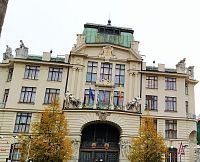 Fasáda radnice na Mariánském náměstí, v Praze na Starém Městě.