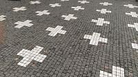 Bílé kříže v dlažbě u Staroměstské radnice na Staroměstském náměstí v Praze