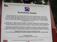 Kubistický kiosek v Praze v Bolzanově ulici na okraji Vrchlického sadů - informační tabule