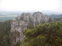 Výhledy na Hruboskalské skalní město.