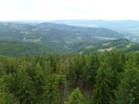 Výhled z rozhledny směrem do Česka