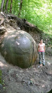 největší kamenná koule v Bosně
