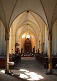 interiér kostela v Hluboké nad Vltavou