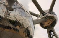 Atomium průměr koule 18 m, uvnitř restaurace 