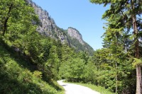 Seetal, cesta pod jezerem Obersee