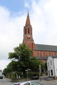 Kostel sv. Mikuláše od náměstí