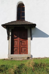 Brůdek, vchod do  kostela sv. Václava