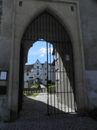 Seeberg, brána na první nádvoří