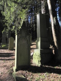 Loučim, náhrobník na židovském hřbitově