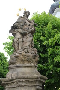 Česká Skalice, socha sv. Jana z Nepomuku u kostela