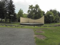 Hronov, opuštěné divadlo v parku
