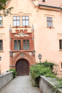 Vrchotovy Janovice, vchod do zámku