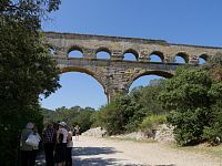 Pont du Gard, pohled z cesty od areálu