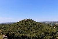 Pohled z kláštera na protější vrch