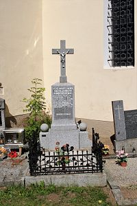 Svojšice, pomník padlým na hřbitově