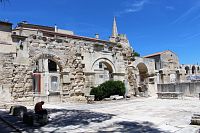 Arles, římské divadlo