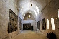 Arles, sál v patře kláštera