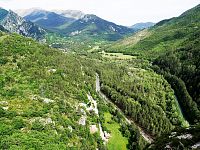 Pohled ze stezky do údolí Verdonu