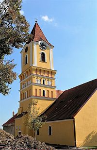 Katovice, věž kostela sv. Filipa a Jakuba