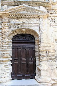 Gordes, vchod do starého domu