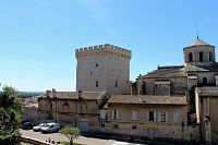 Avignon, Trouillaská věž paláce