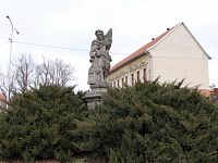 Horažďovice, socha sv. Floriana u zámku