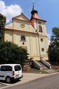 Západní průčelí kostela sv. Mikuláše