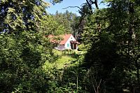 Werichova chata, pohled přes řeku