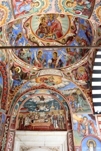 Malby na vnějších stěnách kostela