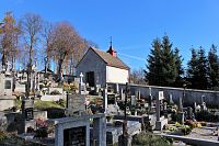 Nalžovské Hory, pohled na kapli a část hřbitova
