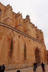 Stěna katedrály