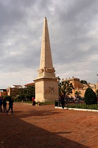 Obelisk na Placa des Born