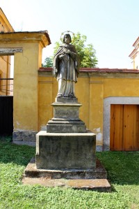 Peruc, socha sv. Jana z Nepomuku u kostela