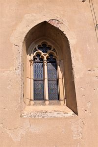 Novogotické okno na severní straně