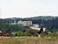 Český Šternberk, pohled na hrad od východu