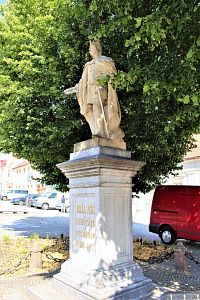 Kunštát,  socha krále Jiřího  z Poděbrad.
