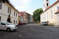 Hrob, okolí kostela sv. Barbory