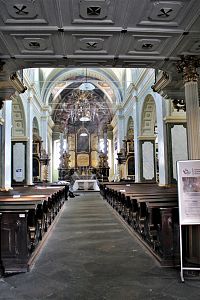 Pohled na hlavní oltář
