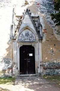 Vstupní portál kaple