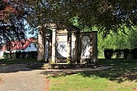 Rumburk, pomník padlým v městském parku