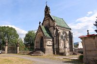 Raspenava, hrobní a hřbitovní kaple.