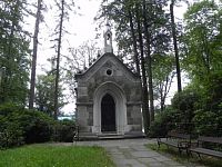 Lázně Jeseník, hrobka Vincenze Priessnitze.