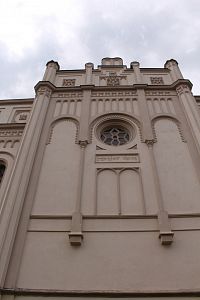 Východní průčelí synagogy