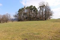 Pohled na Čertův kámen od Zahrádky