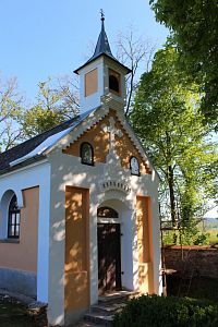 Průčelí kaple