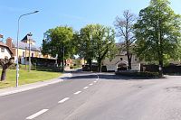 Pohled na kostel z náměstí