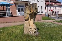 Plastika nad nádražím