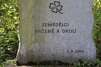 Dolní část památníku